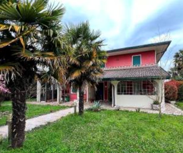 casa indipendente in vendita a Campolongo Maggiore in zona Bojon