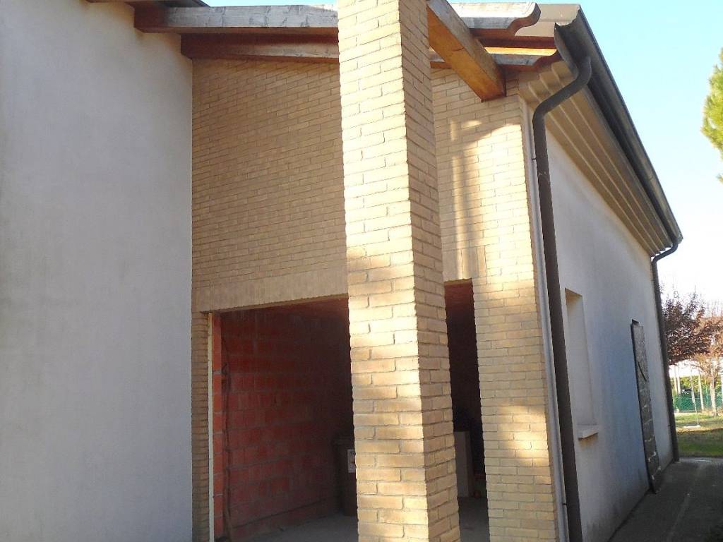 casa indipendente in vendita a Campolongo Maggiore in zona Bojon