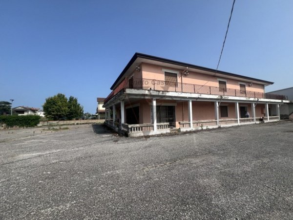 negozio in vendita a Campolongo Maggiore in zona Liettoli