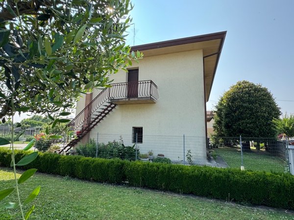 casa indipendente in vendita a Campolongo Maggiore in zona Bojon
