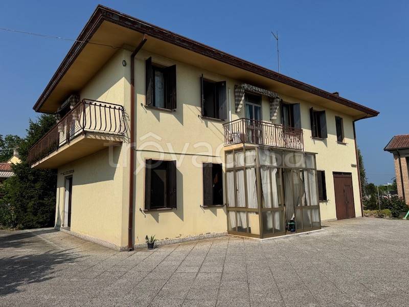 casa indipendente in vendita a Campolongo Maggiore in zona Bojon
