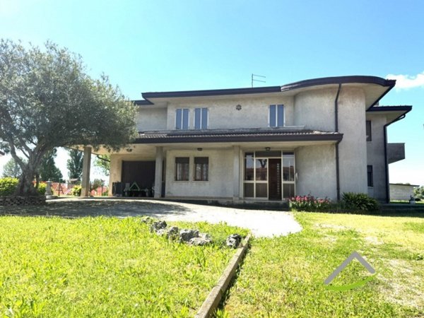 casa indipendente in vendita a Campolongo Maggiore