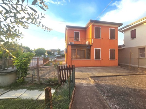 casa indipendente in vendita a Campolongo Maggiore