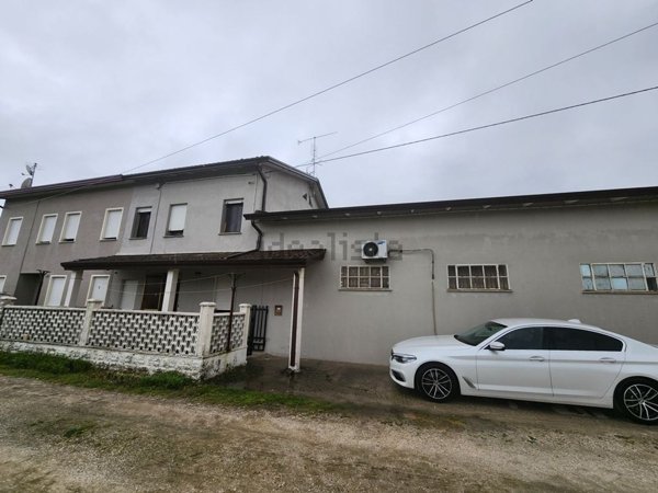 casa indipendente in vendita a Campolongo Maggiore