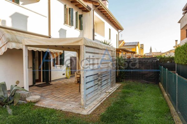 casa indipendente in vendita a Campolongo Maggiore in zona Bojon