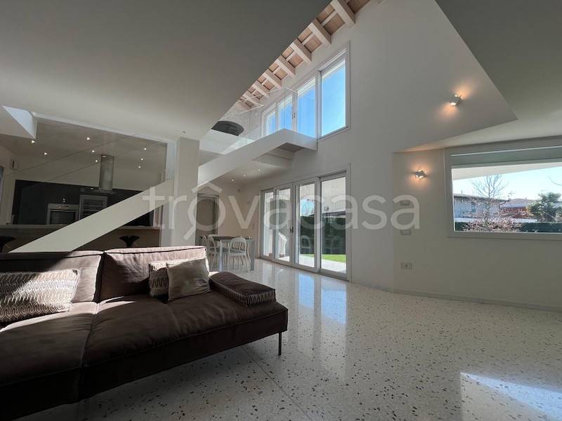 casa indipendente in vendita a Campolongo Maggiore