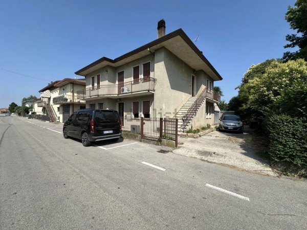 casa indipendente in vendita a Campolongo Maggiore in zona Bojon