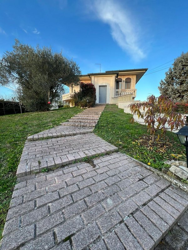 casa indipendente in vendita a Campolongo Maggiore