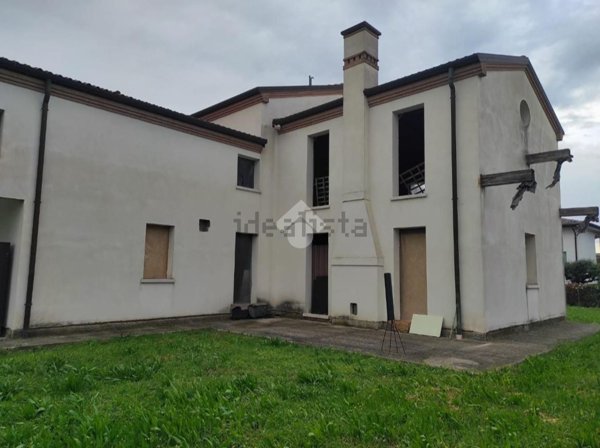 casa indipendente in vendita a Campolongo Maggiore in zona Bojon