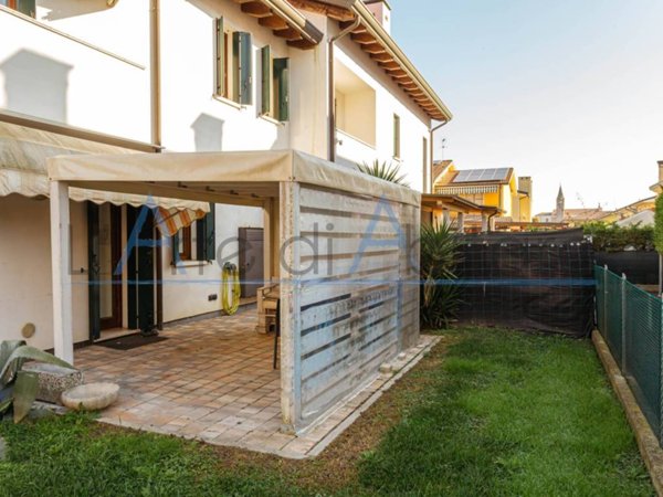 casa indipendente in vendita a Campolongo Maggiore in zona Bojon