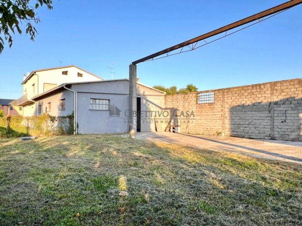 casa indipendente in vendita a Campolongo Maggiore