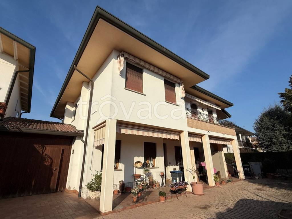 casa indipendente in vendita a Campolongo Maggiore