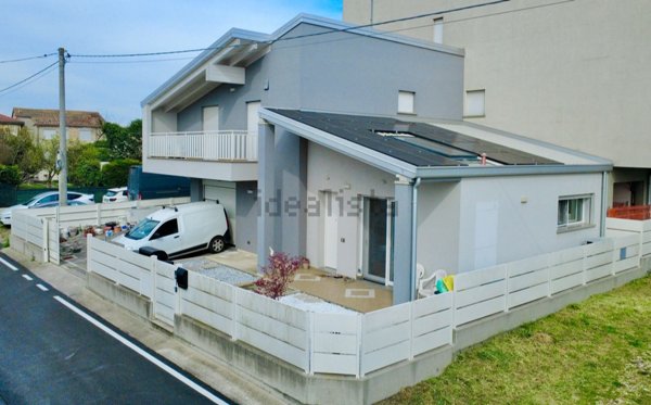 casa indipendente in vendita a Campolongo Maggiore in zona Bojon