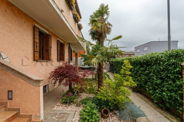casa indipendente in vendita a Campolongo Maggiore