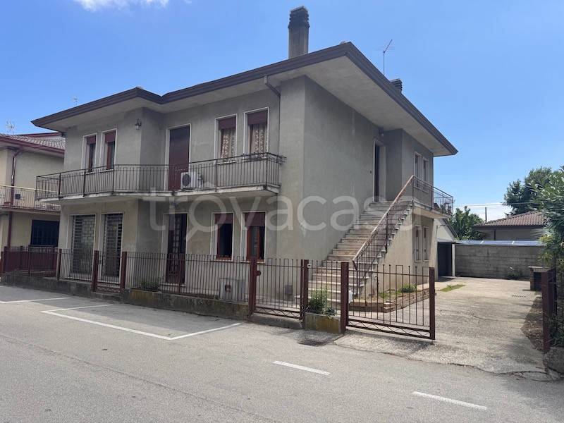 casa indipendente in vendita a Campolongo Maggiore in zona Bojon