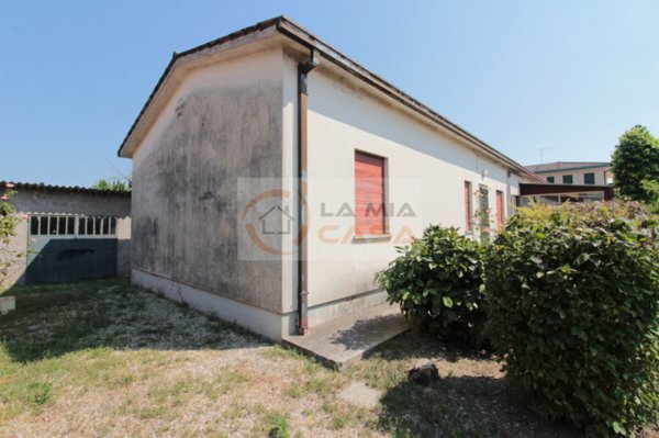 casa indipendente in vendita a Campolongo Maggiore in zona Bojon