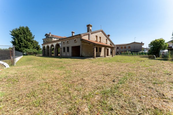 casa indipendente in vendita a Campolongo Maggiore