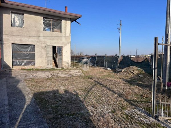 appartamento in vendita a Campolongo Maggiore in zona Bojon