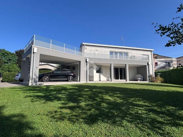 casa indipendente in vendita a Campolongo Maggiore