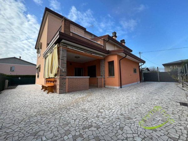 casa indipendente in vendita a Camponogara