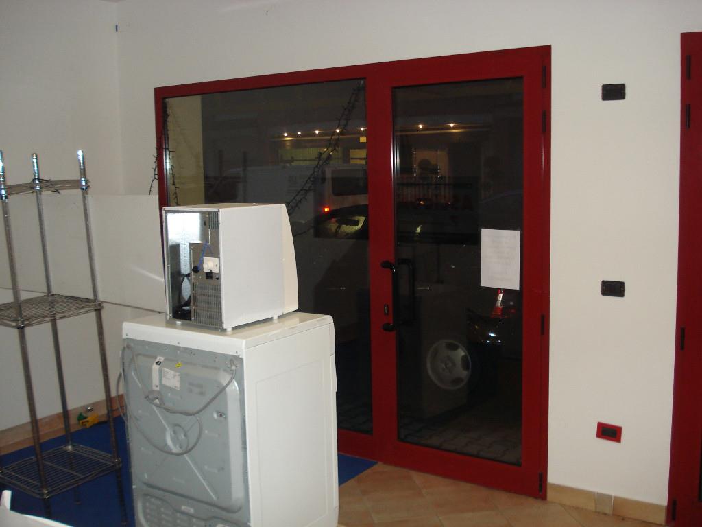 locale commerciale in vendita a Camponogara in zona Prozzolo