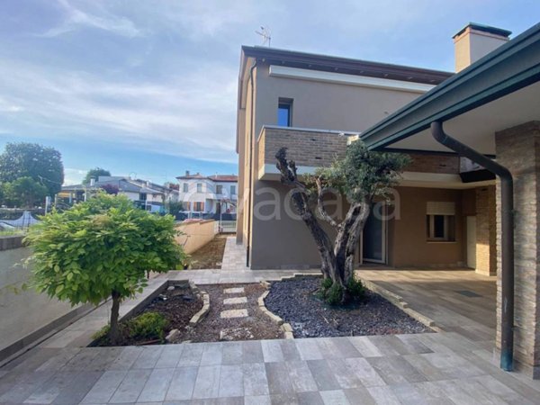 casa indipendente in vendita a Camponogara