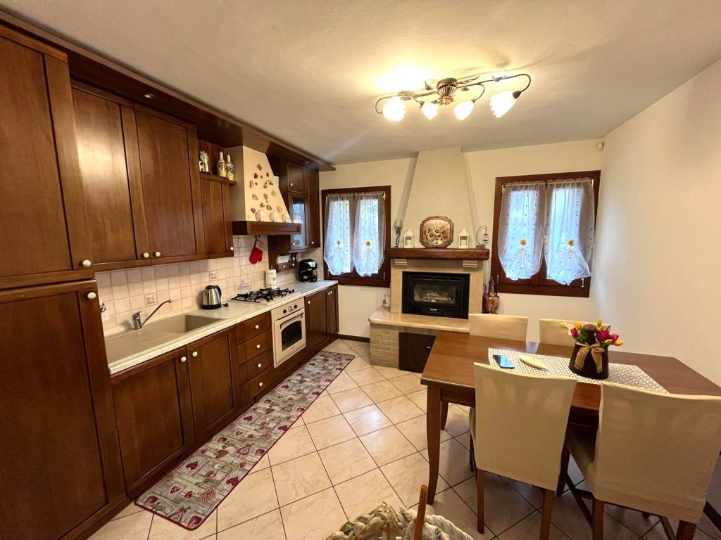 casa indipendente in vendita a Camponogara