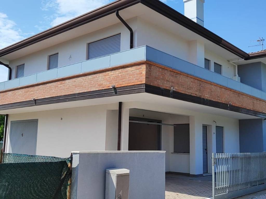 casa indipendente in vendita a Camponogara