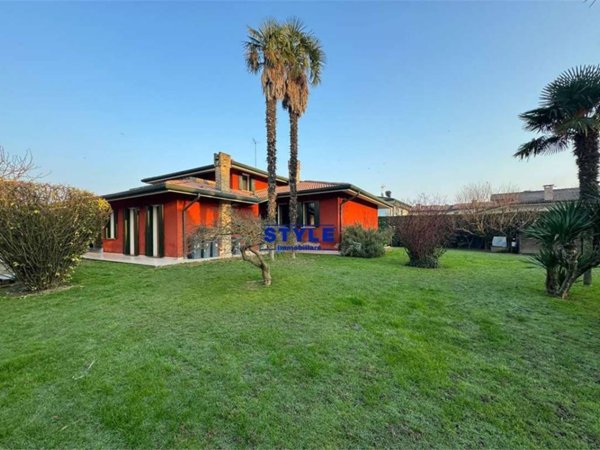 casa indipendente in vendita a Camponogara