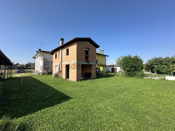casa indipendente in vendita a Camponogara in zona Prozzolo