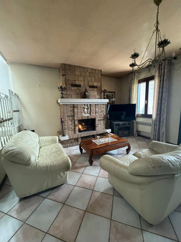 casa indipendente in vendita a Camponogara