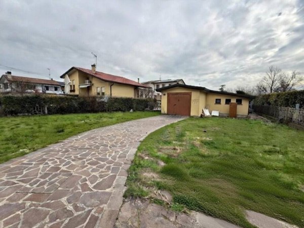 casa indipendente in vendita a Camponogara