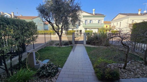 casa indipendente in vendita a Camponogara