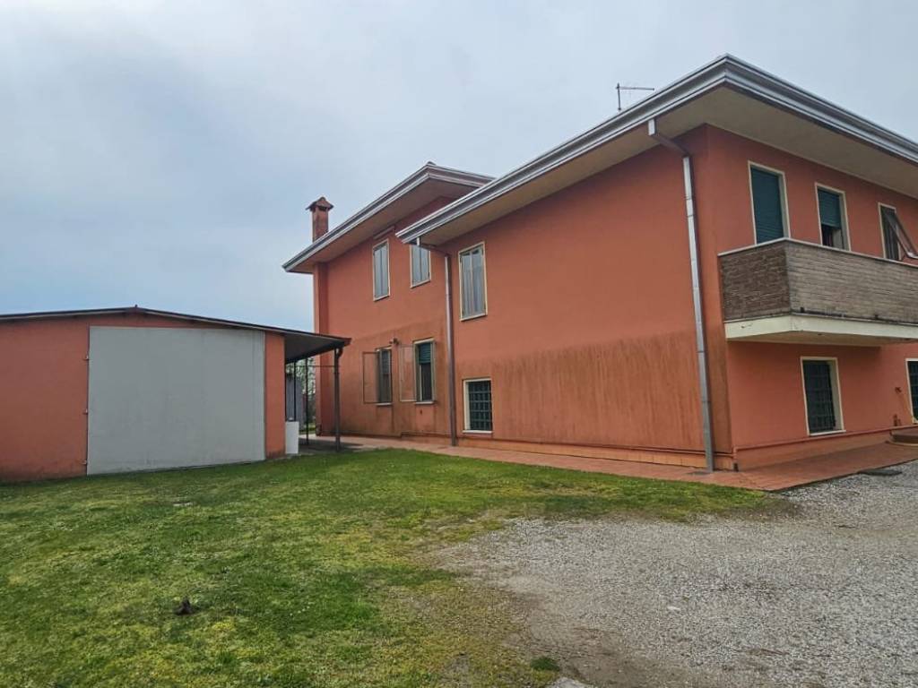 casa indipendente in vendita a Camponogara