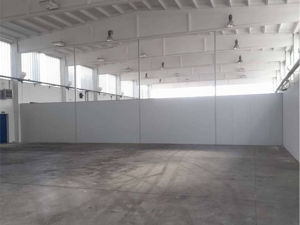 locale commerciale in vendita a Camponogara