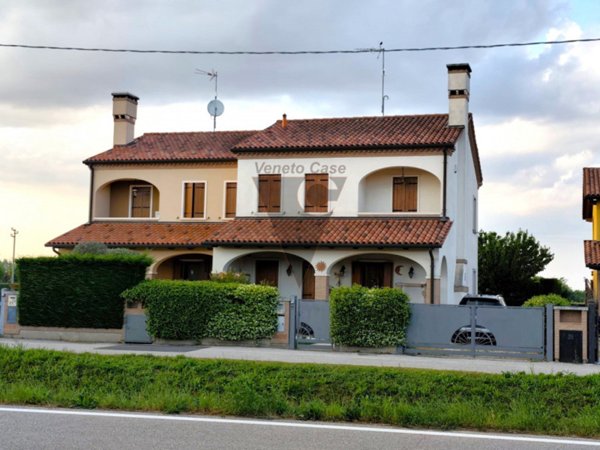 casa indipendente in vendita a Camponogara in zona Premaore