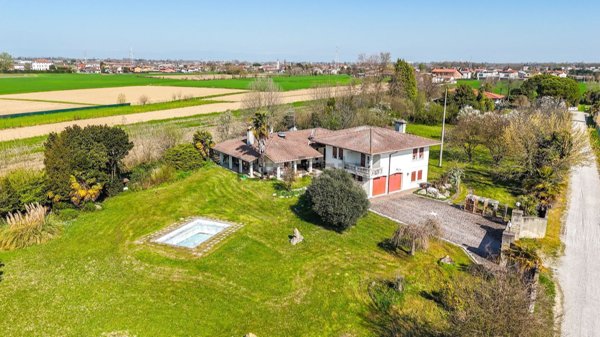 casa indipendente in vendita a Camponogara in zona Campoverardo