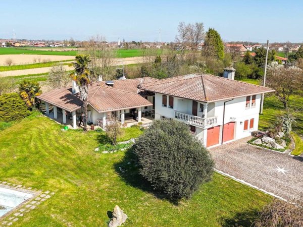 casa indipendente in vendita a Camponogara