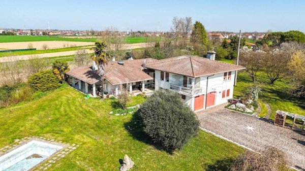 casa indipendente in vendita a Camponogara