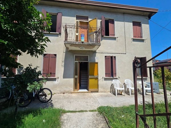casa indipendente in vendita a Camponogara in zona Premaore