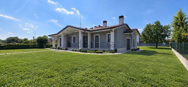 casa indipendente in vendita a Camponogara