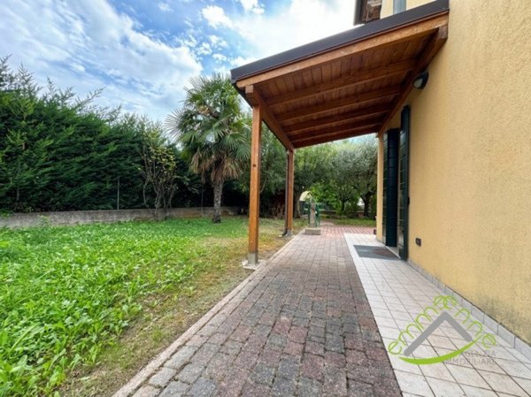 casa indipendente in vendita a Camponogara in zona Premaore