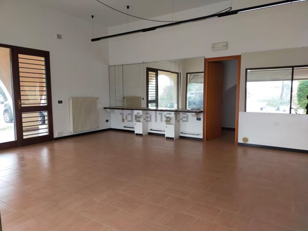 negozio in vendita a Caorle in zona Ottava Presa