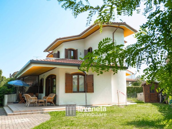 casa indipendente in vendita a Caorle in zona Duna Verde