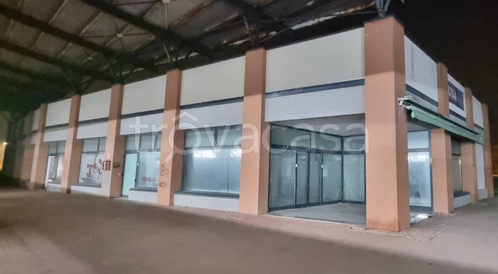 locale commerciale in vendita a Caorle
