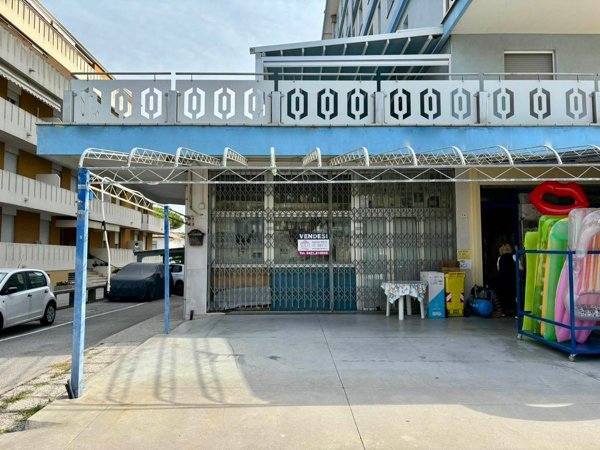negozio in vendita a Caorle in zona Porto Santa Margherita