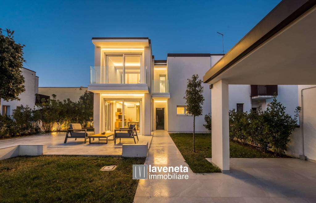 casa indipendente in vendita a Caorle in zona Porto Santa Margherita