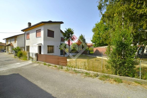 casa indipendente in vendita a Caorle in zona Castello di Brussa