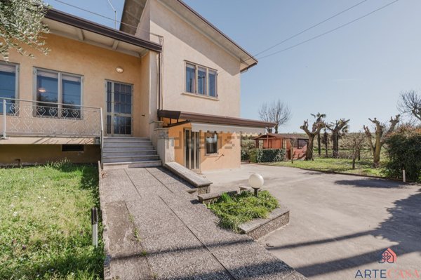 casa indipendente in vendita a Caorle