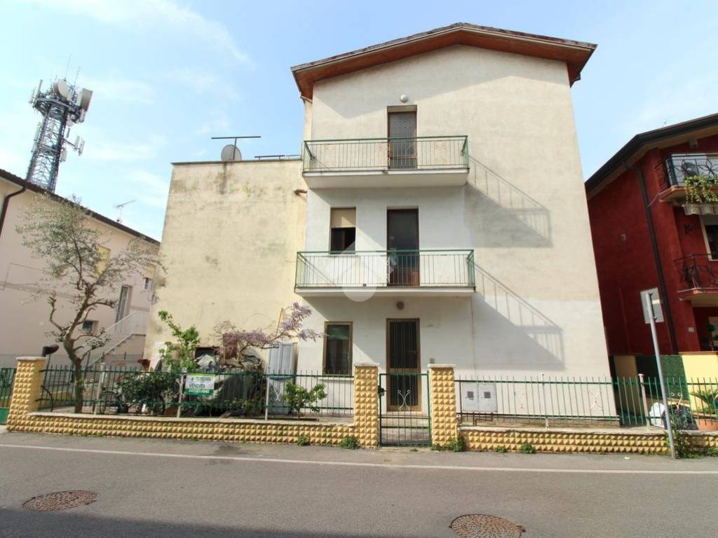 intera palazzina in vendita a Caorle